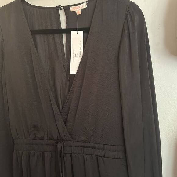 NWT-LUXXEL SENSATIONAL SATIN RUFFLE ROMPER - Picture 3 of 5